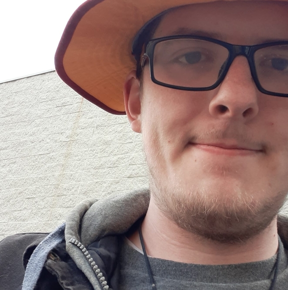 Meet your Posher, Taylor - Picture 1 of 1